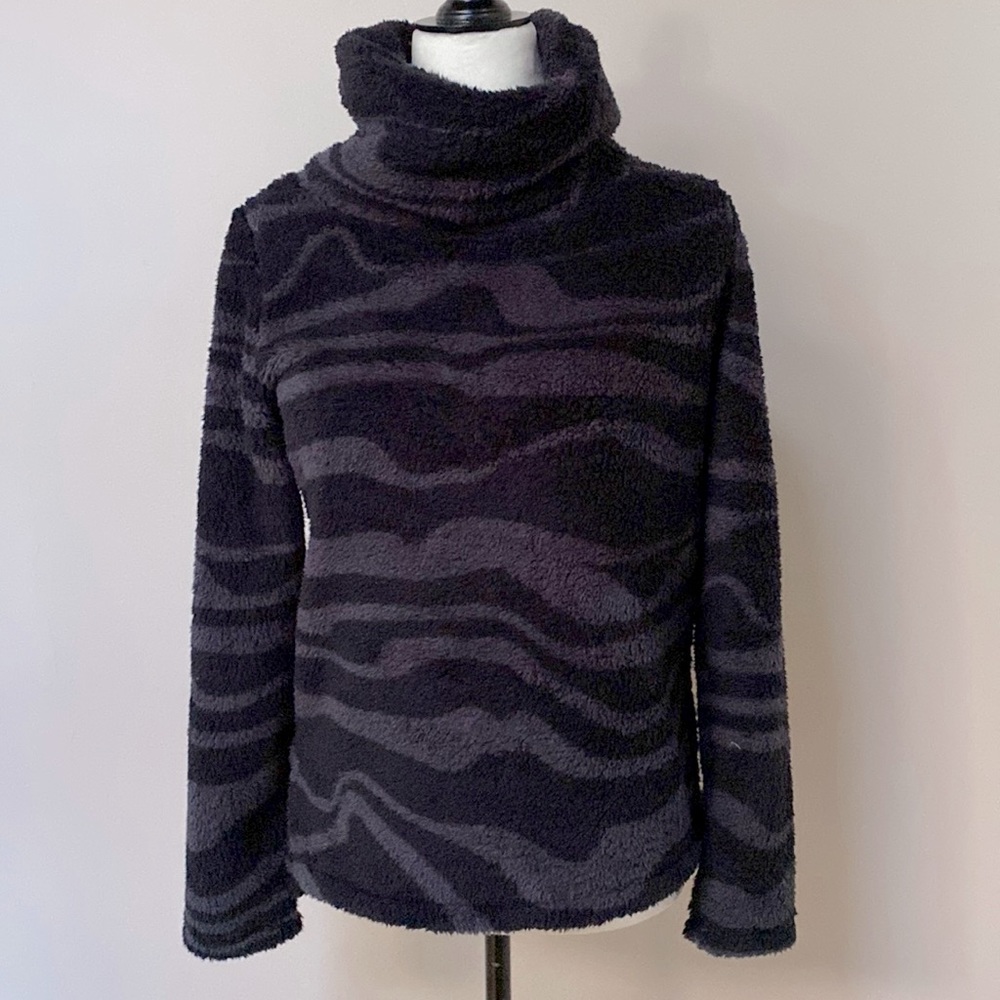 Zella Grey and Black Camo Funnel Neck Fleece Pullover
